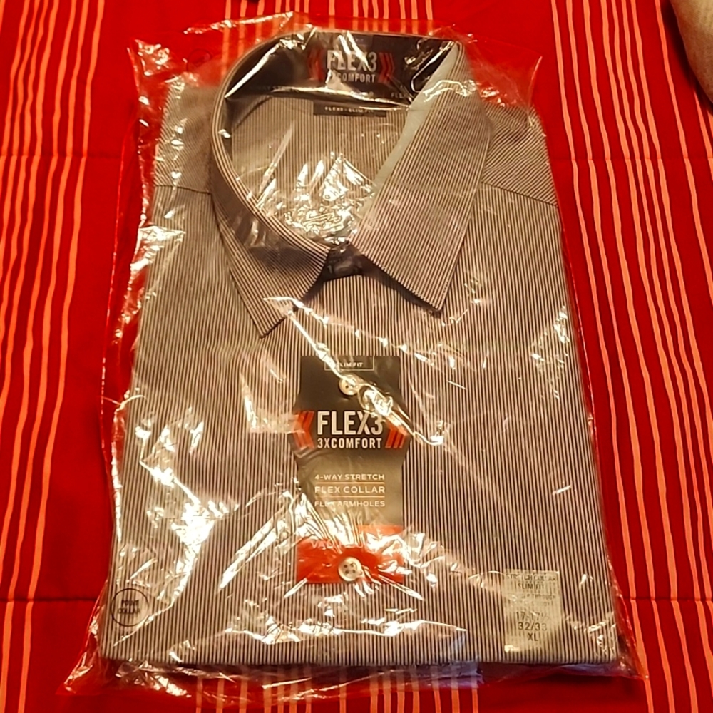 Van Heusen Men's Long Sleeve Dress Shirt